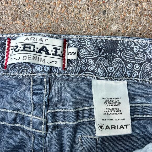 Ariat Slim Fit Mid Rise Icon Stackable Straight Leg Stretch Jeans 32S 10017216 - Picture 4 of 7
